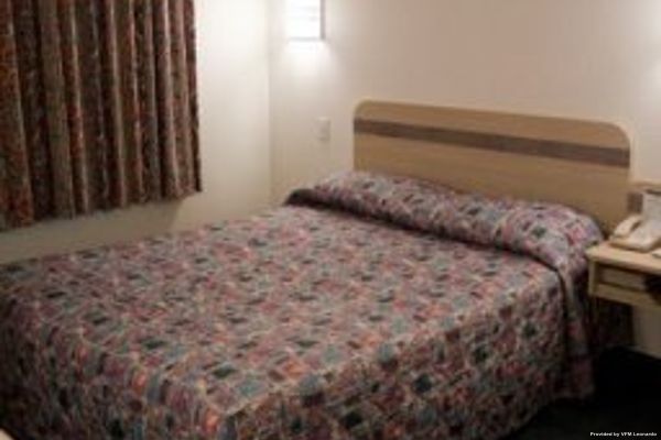 Palisade Hotel (Yuba City)